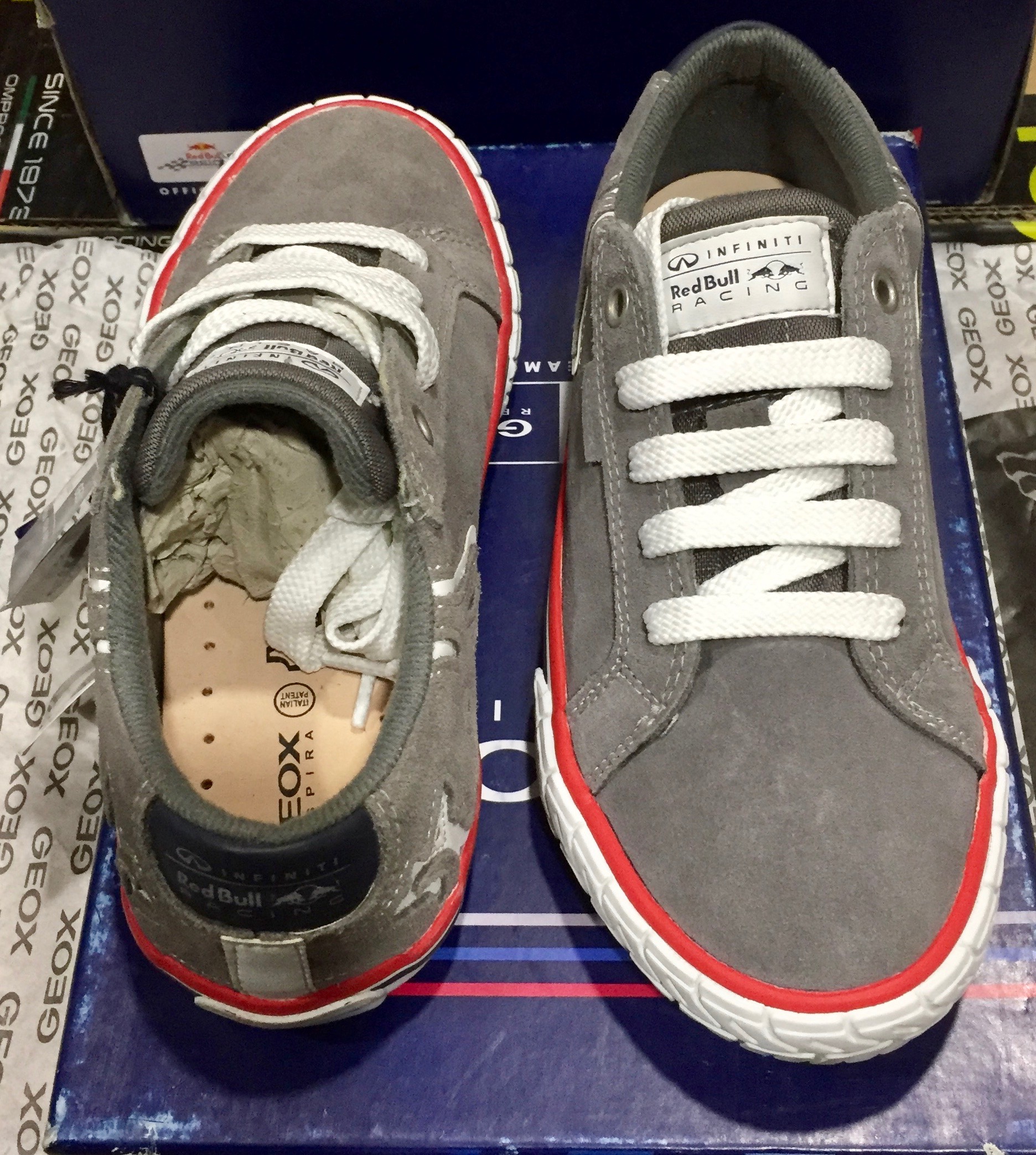 GEOX RED BULL PIT LANE