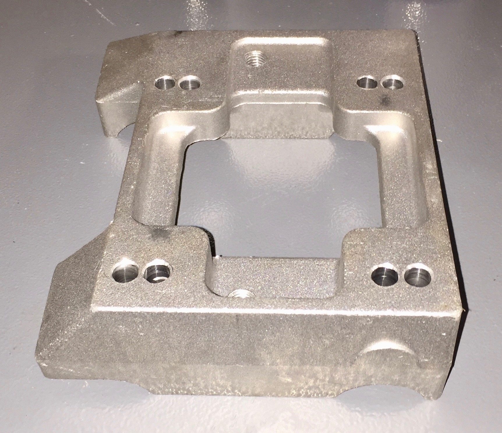 Моторама наклонная просверленная ø28/30 (алюминий)