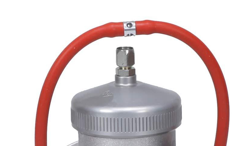 Шланг вентиляции карбюратора с штуцером