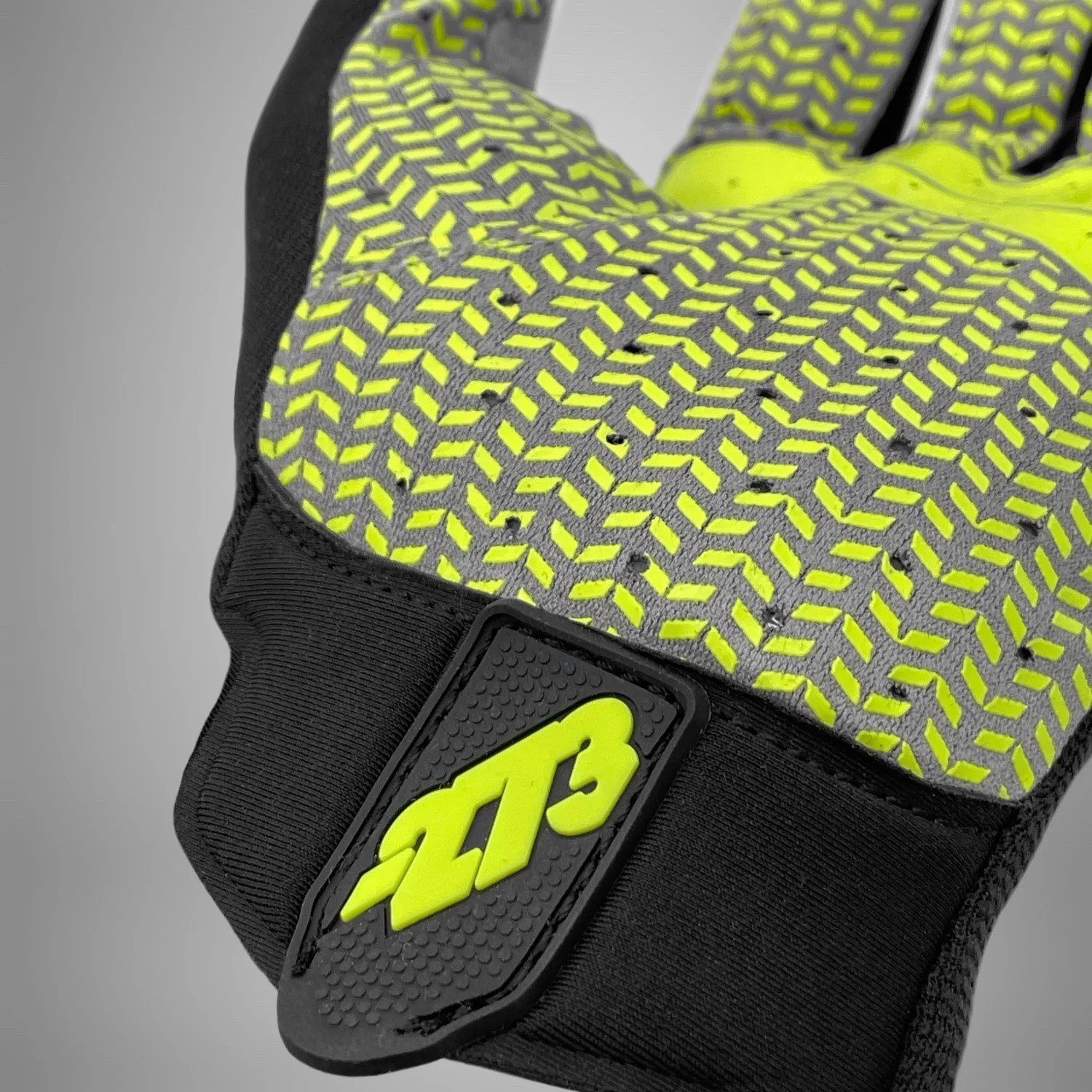 -273 SIM Glove - Black