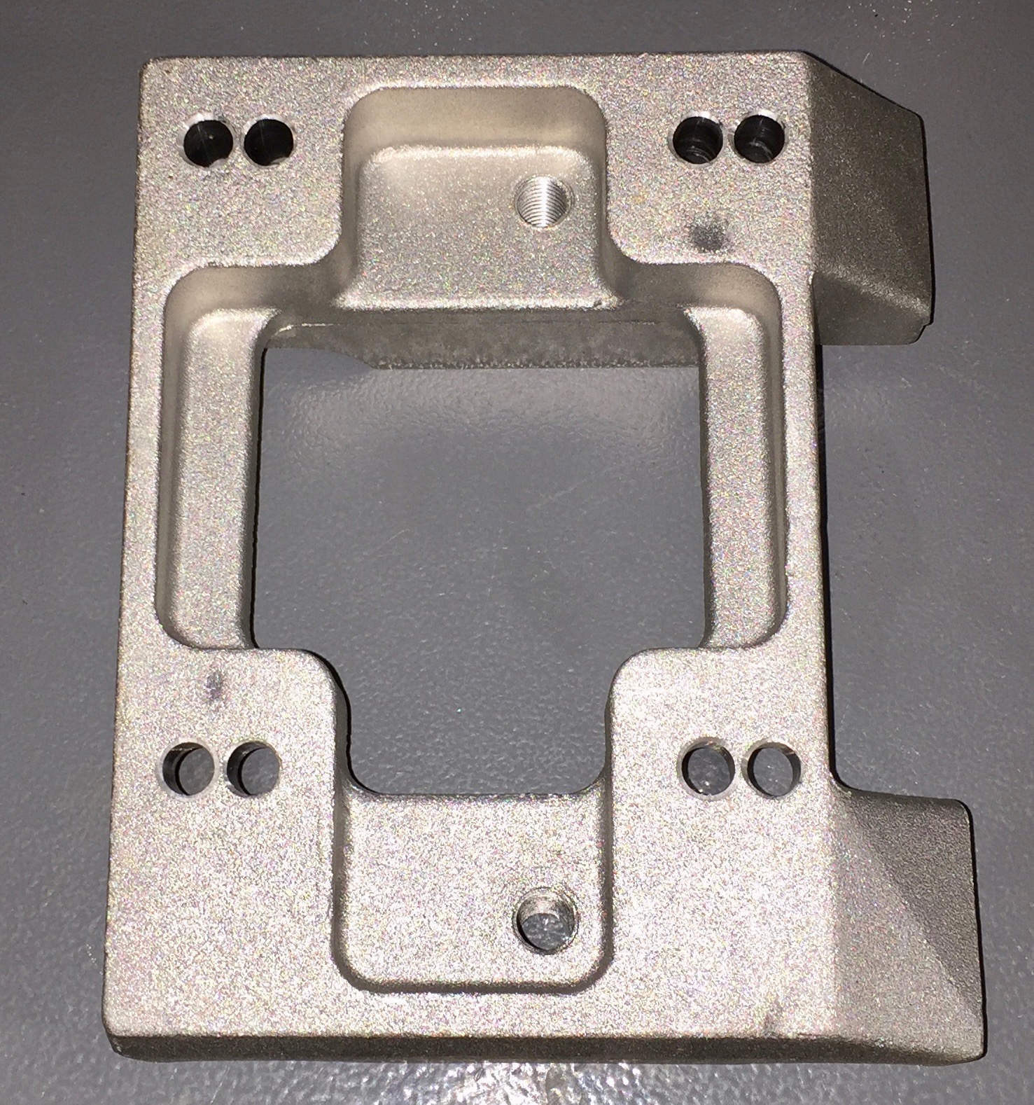 Моторама наклонная просверленная ø28/30 (алюминий)