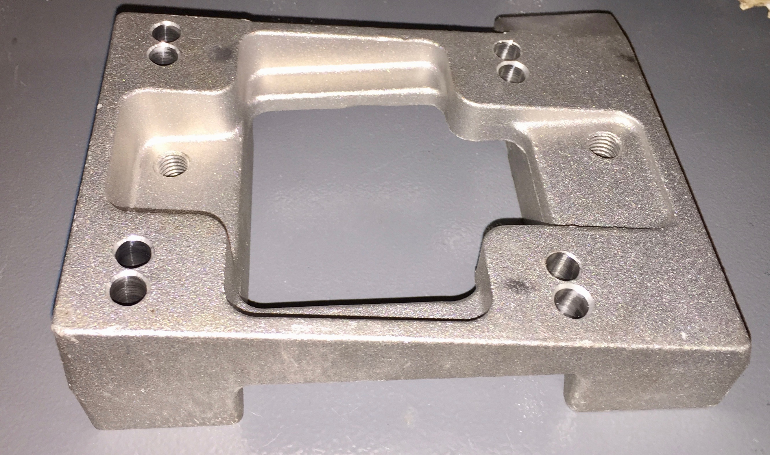 Моторама наклонная просверленная ø28/30 (алюминий)